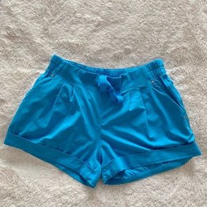 Lululemon on the fly Turquoise Blue Shorts - sz 6